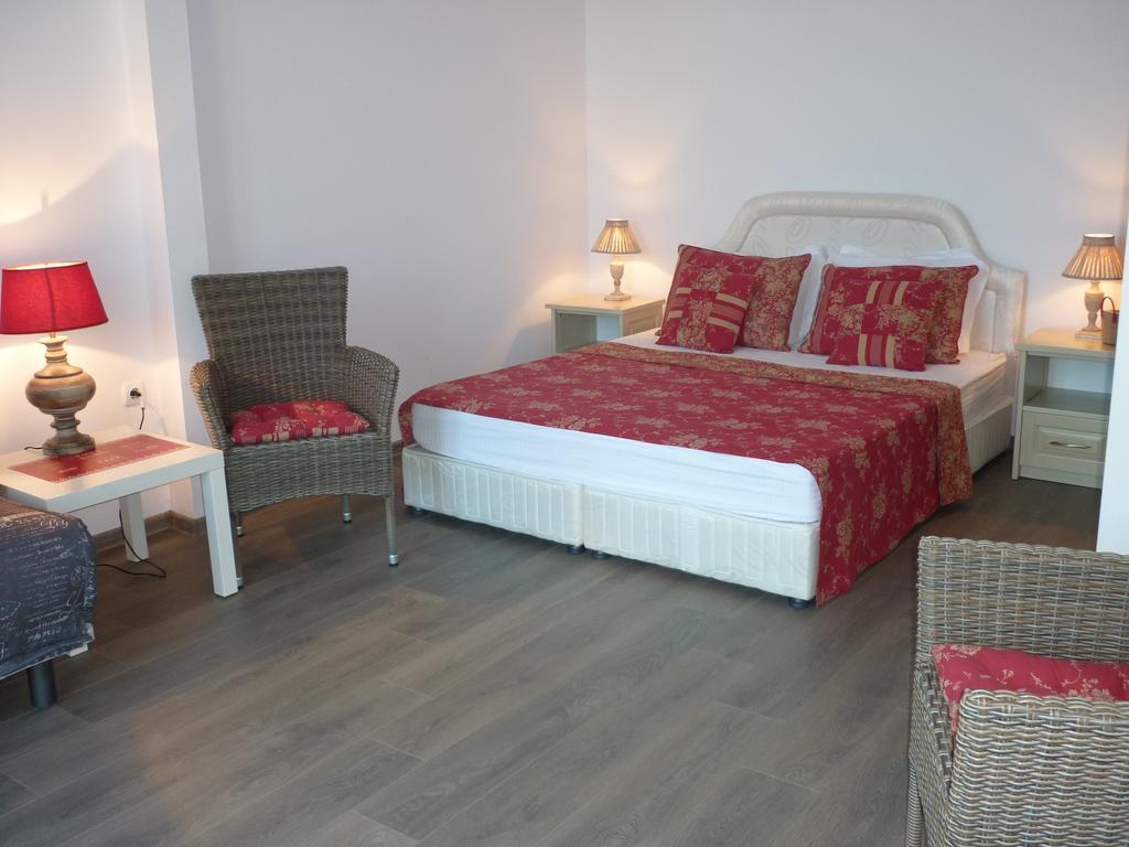 Boomerang Guest House Априлци Экстерьер фото
